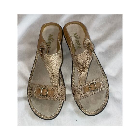 Alegria Lara Posh Gold Wedge Sandals - Size 38 - Very Little Wear‎ - Picture 4 of 12